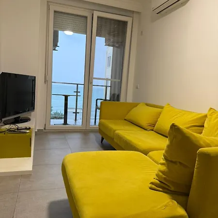 Shengjini Beautiful Apartment